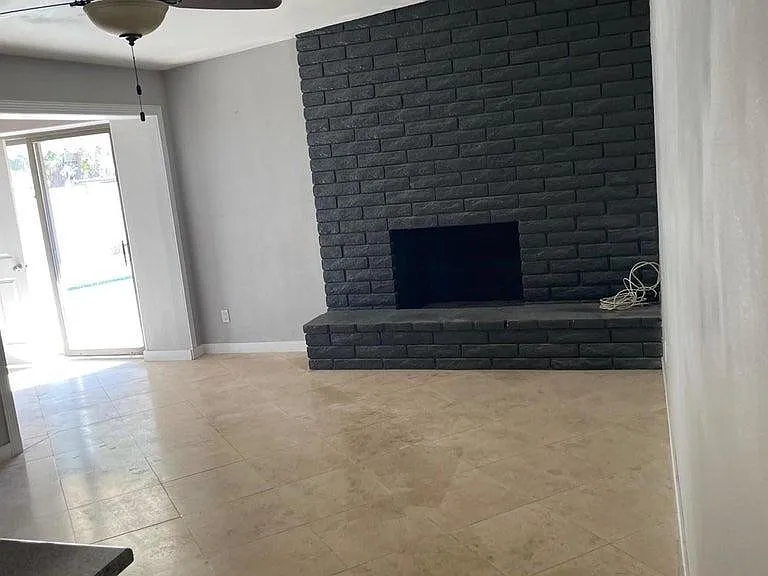 1609 E Gaylon Dr — Photo 3