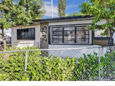 2425 NE 135th Ln, North Miami Beach, FL, 33181