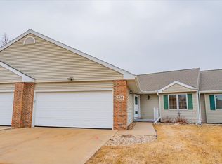 553 Kensington Sq, Stoughton, WI 53589