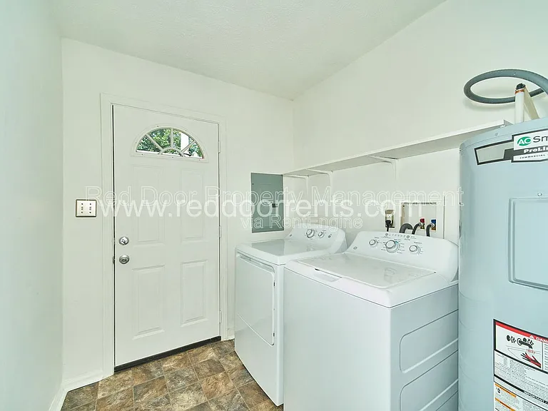 5422 Greenfield Ave — Photo 10