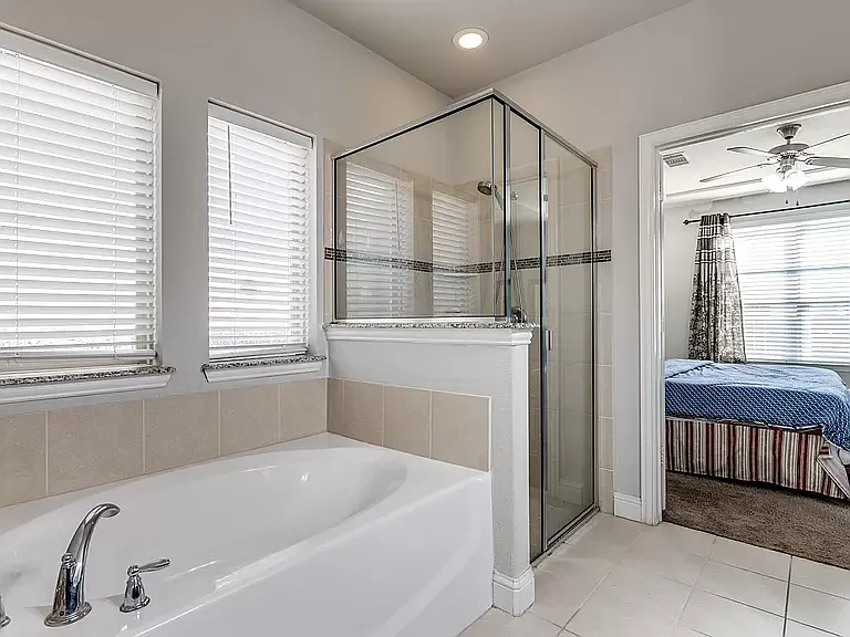 8609 McCutchins Dr — Photo 15