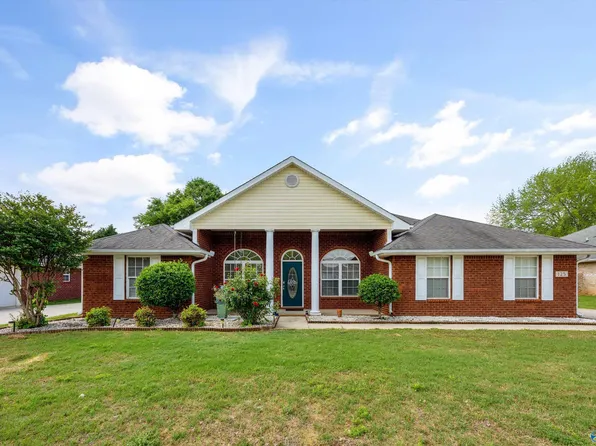 125 Coldsprings Dr, Harvest, AL 35749