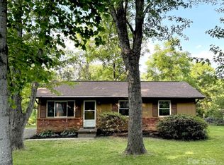 8 Chelsea Dr, Arden, NC 28704