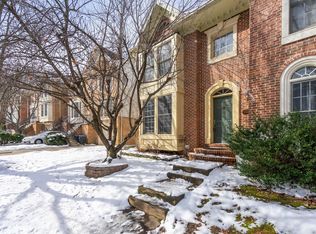 11772 Valley Ridge Cir #1, Fairfax, VA 22033