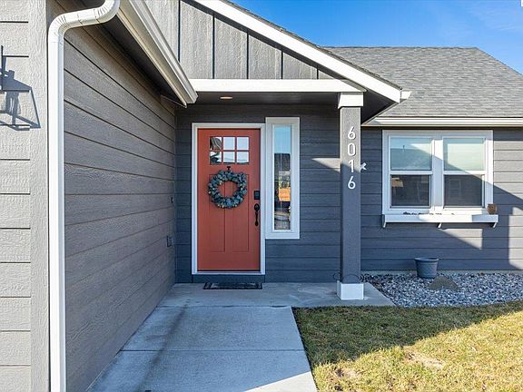 2nd image of 6016 Washougal Ln