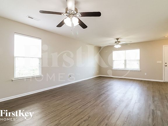 3rd image of 6618 Glenville Dr