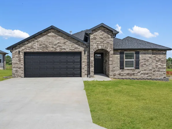 587 S Chicago Avenue, Marionville, MO 65705