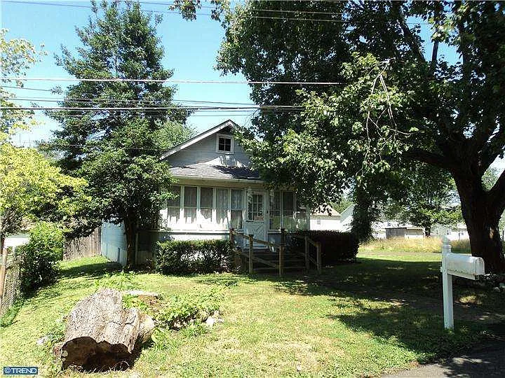 2384 Linconia Ave photo 1
