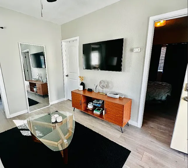 148 W 47th St #1/2 — Photo 2
