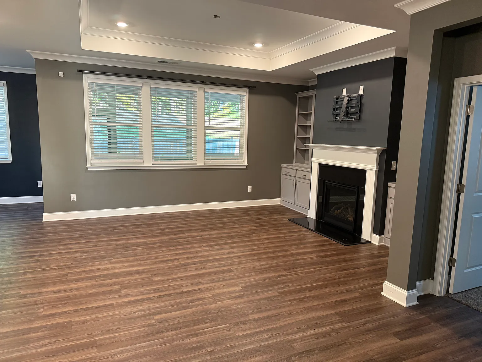 160 Amherst Way — Photo 4