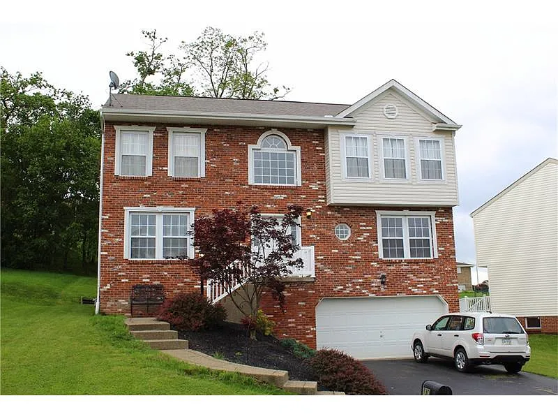 130 John Dr photo 1