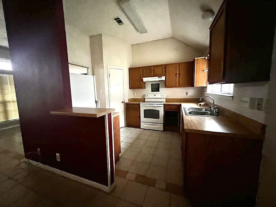 1st image of 2601 Cactus Dr