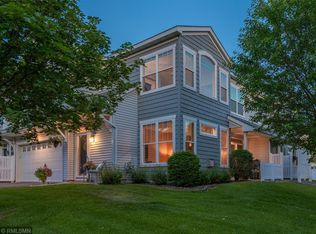 2174 Shamrock Pl, Chaska, MN 55318