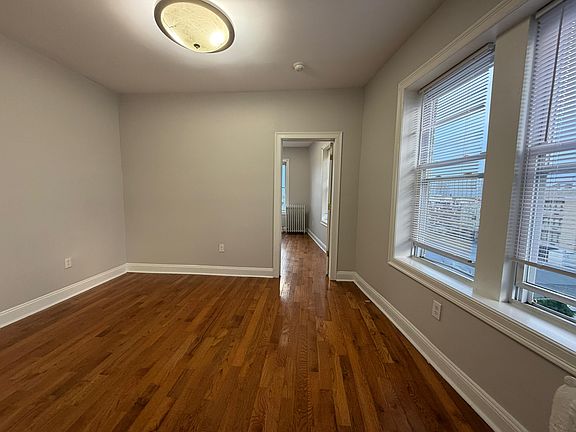 4th image of 863 Pavonia Ave #11E