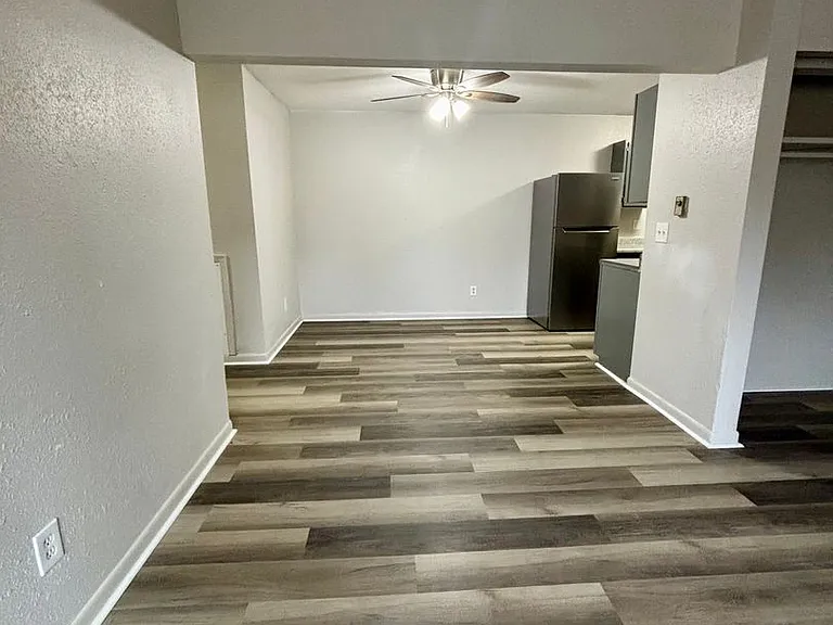 Cedar Crest Apartments — Photo 17