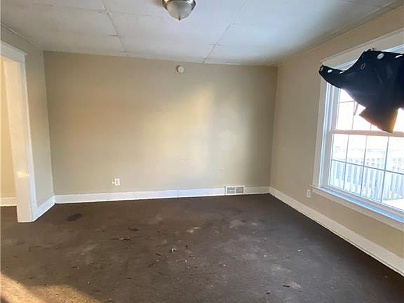2nd image of 1659 Ontario Ave