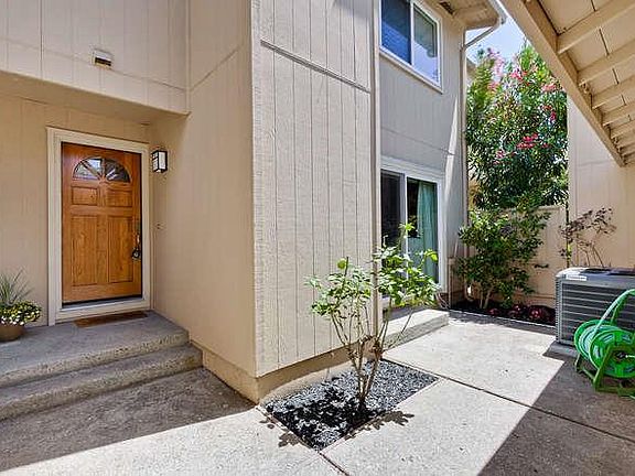 2nd image of 1028 Whitebick Dr