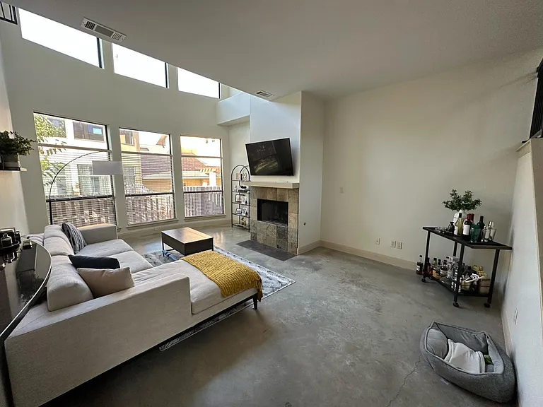 2316 Thornton Rd #B — Photo 2