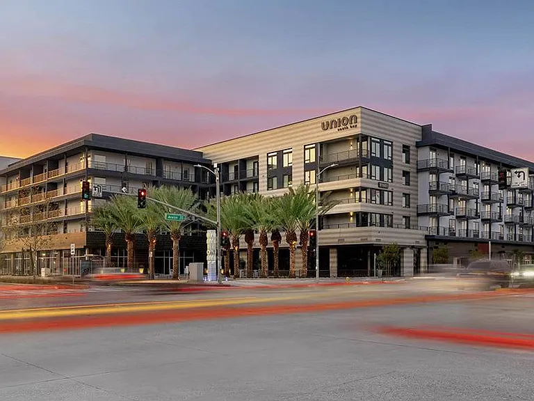 Union South Bay — Photo 30