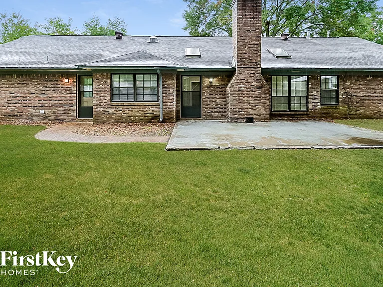 7066 Scepter Dr — Photo 15