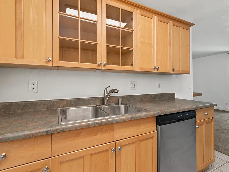 2850 Reynard Way #21 — Photo 24