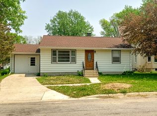 341 3rd St E, Hector, MN 55342