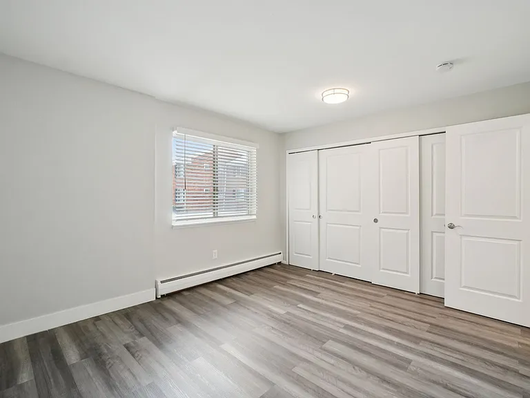 Cherry Hill Village Apartments - Dearborn Heights, MI — Photo 25