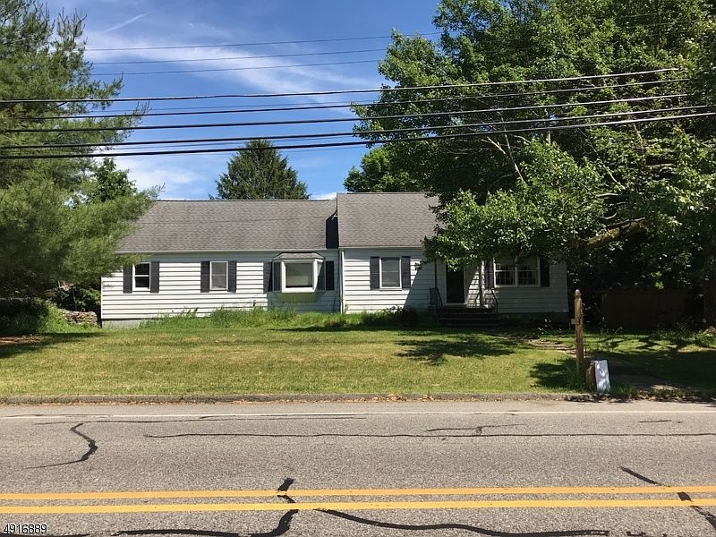 2nd image of 341 Center Grove Rd