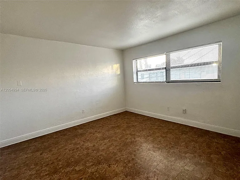 1525 NE 135th St #14 — Photo 7