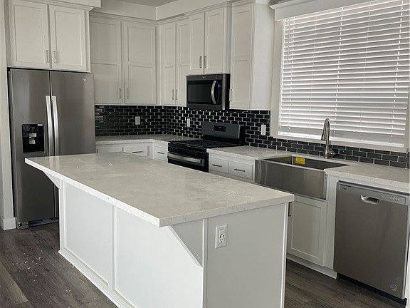 2nd image of 4095 Fruit St Space 607