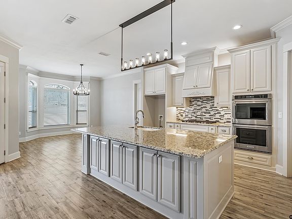 5th image of 204 Winged Foot Dr