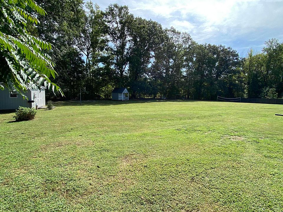 2nd image of 196 Dustin Ln