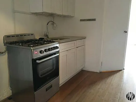 Rented by Premier Metro Realty Corp | media 18