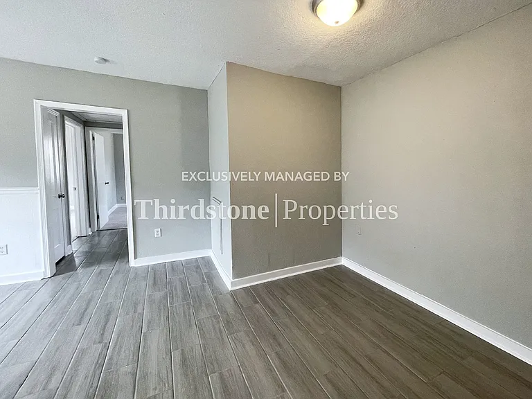 2939 W 11th St — Photo 4
