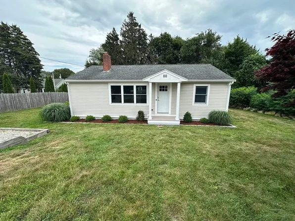 88 Beach St, Plymouth, MA 02360
