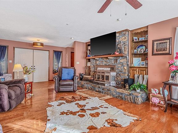 4th image of 11809 Timber Creek Rd