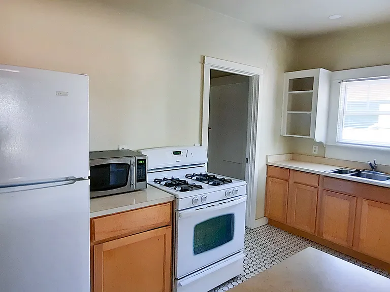 805 E Garfield St #1 — Photo 9