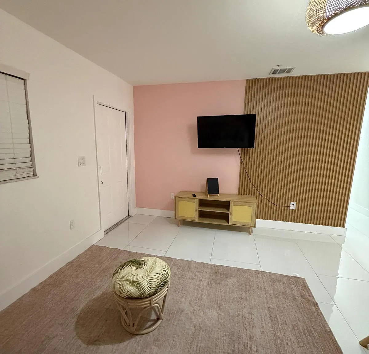 3 bed, 2.0 bath, 2332 sqft, $2,950 — Photo 3