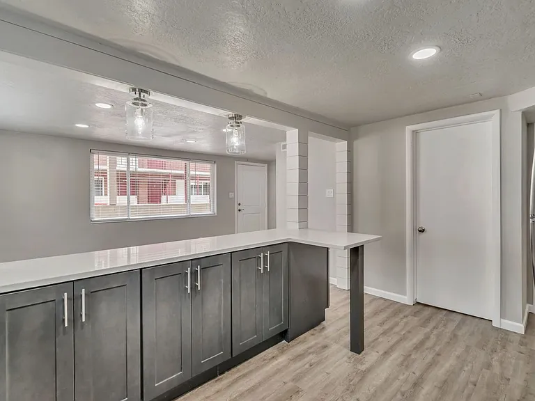 1260 E Alameda Ave — Photo 12