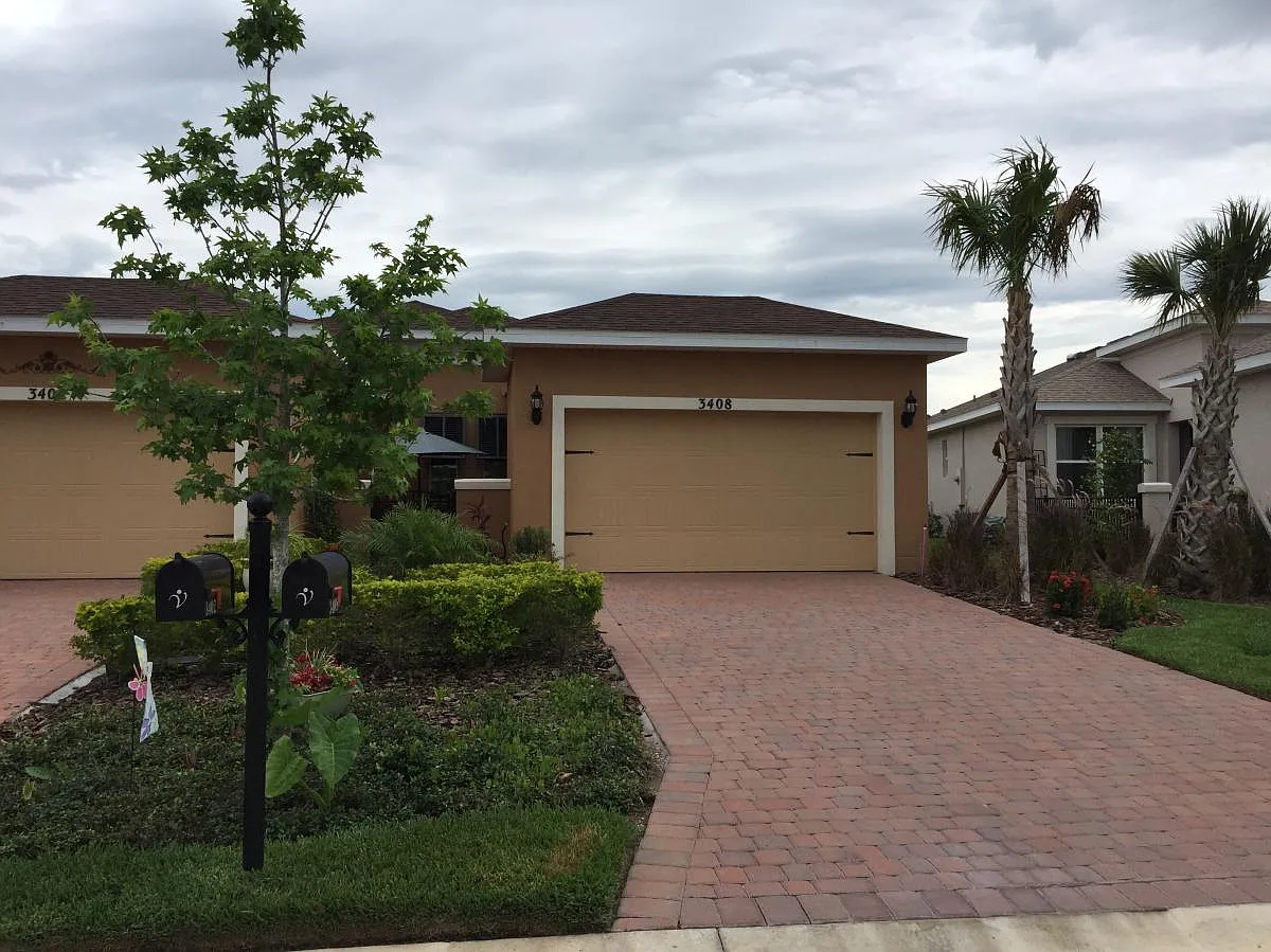 2 bed, 1481 sqft, $1,990 — Photo 2
