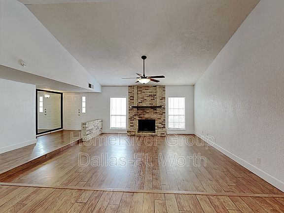 3rd image of 2856 London Ln