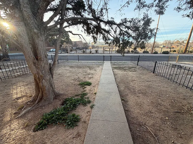 1033-1037 Alvarado Dr SE — Photo 15