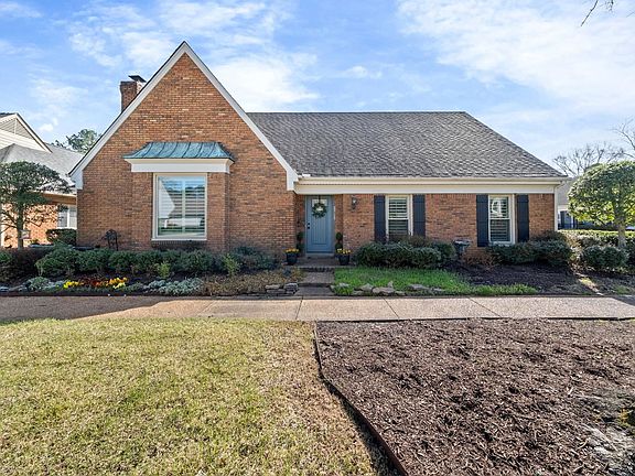 2nd image of 1911 Allenby Rd