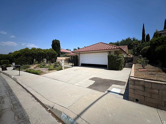 2nd image of 2288 Oldridge Dr