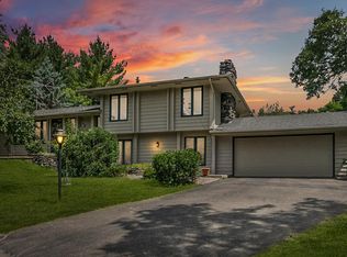 10631 James Cir, Bloomington, MN 55431