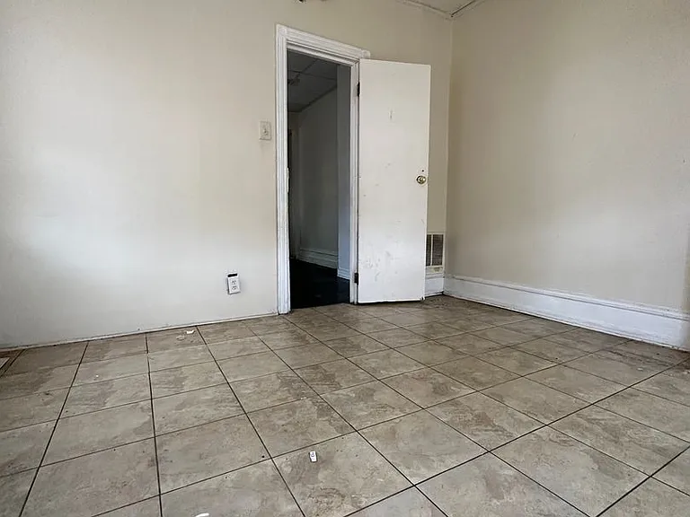 1232 West Somerset Street — Photo 23