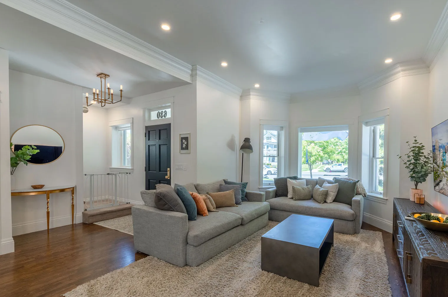 4 bed, 2.0 bath, 2260 sqft, $6,024 — Photo 1