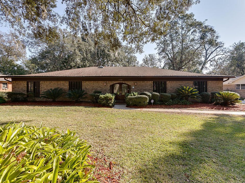 1st image of 2345 Stafford Dr