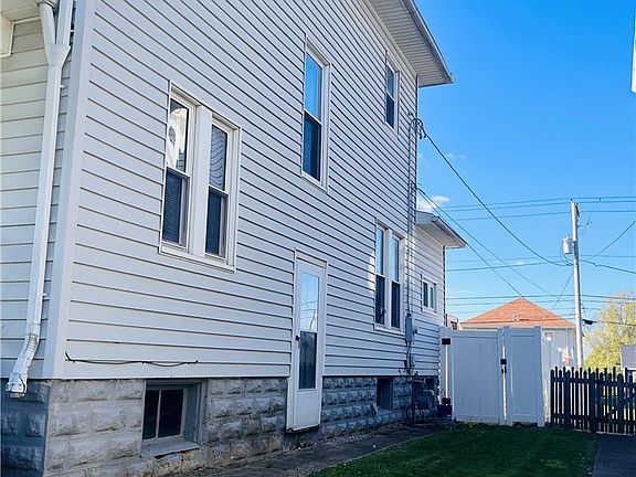 4th image of 629 Saint Louis Ave