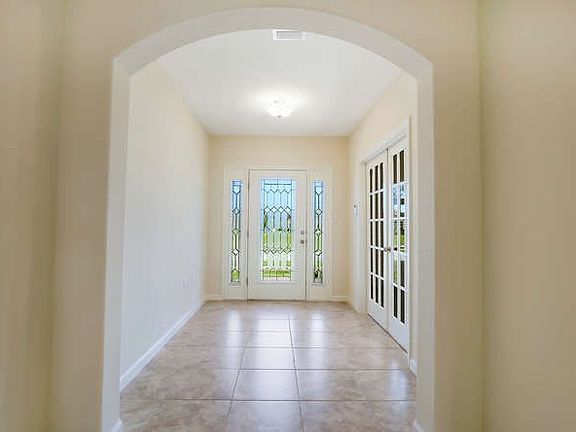 2nd image of 1719 Berkshire Cir